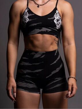 DARC SPORT Wolves Forever Eversion Seamless “Hurley” Shorts & Dual Wolf Bra